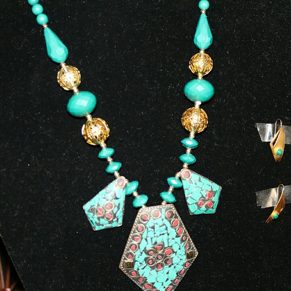 Necklace - Picture 1 of 4